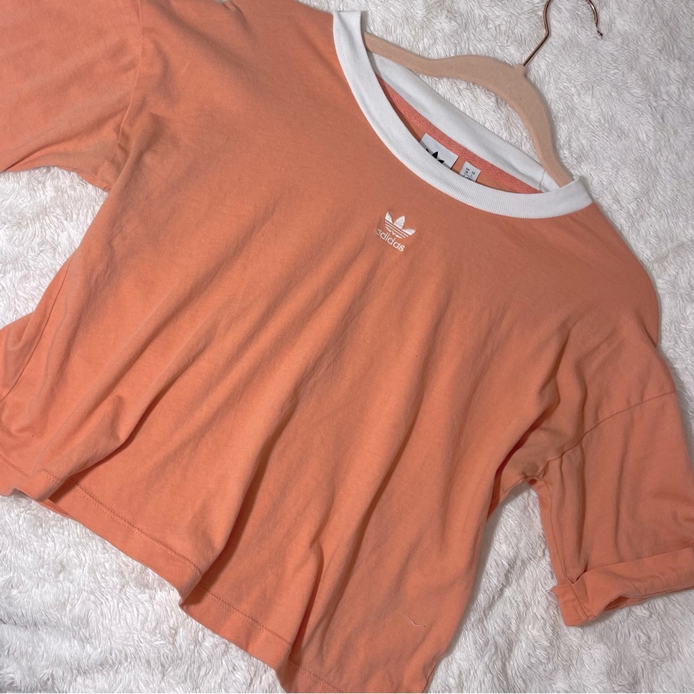 Cropped Adidas Shirt, Like New⭐️ only worn once!